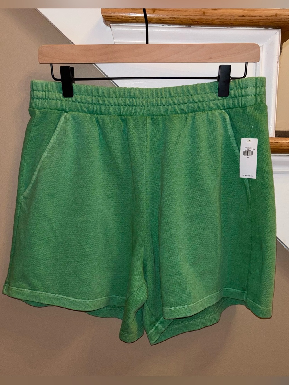 New Old Navy Women’s Terry Cloth Shorts size Small Green NWT
